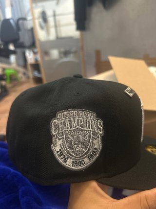 Gorra New Era Raiders Negra y Plateada