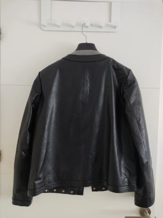 Chaqueta Piel Negra Tachuelas