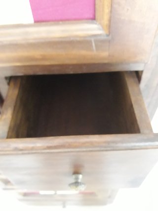 (50) Mueble madera 7 cajones y 1 puerta