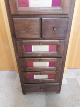 (50) Mueble madera 7 cajones y 1 puerta