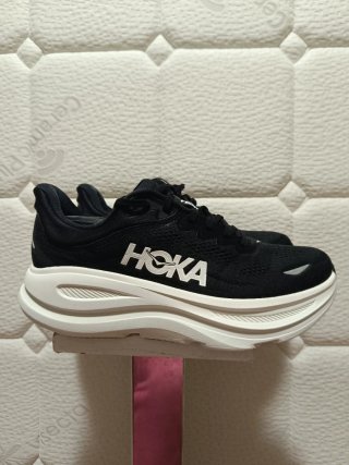Zapatillas Hoka Bondi 9 Negras y Blancas