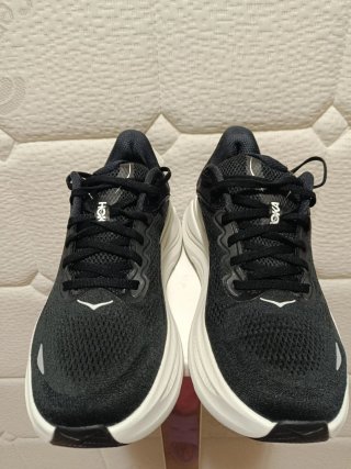 Zapatillas Hoka Bondi 9 Negras y Blancas