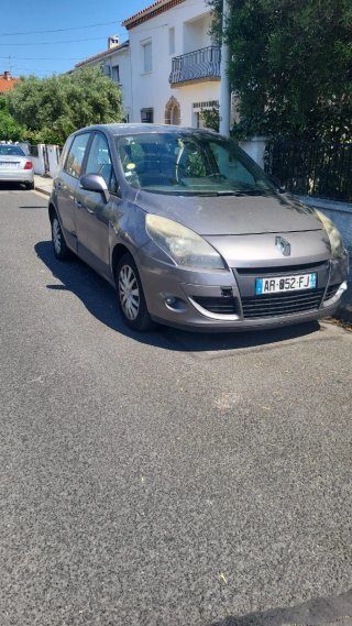 Renault Scenic 2010 matrícula francesa