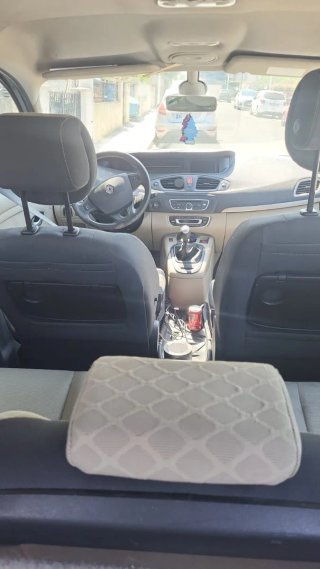 Renault Scenic 2010 matrícula francesa
