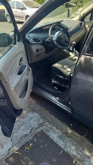 Renault Scenic 2010 matrícula francesa