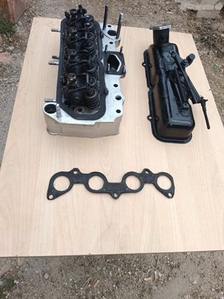 Culata Seat 850 y tapa balancines