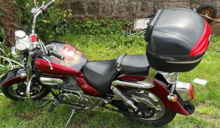 Moto Hyosung Aguila 250 Negra/Roja