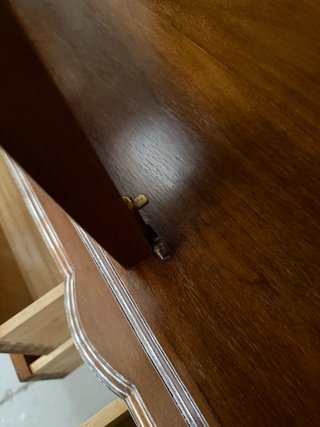 Vitrina de madera y cristal restaurada
