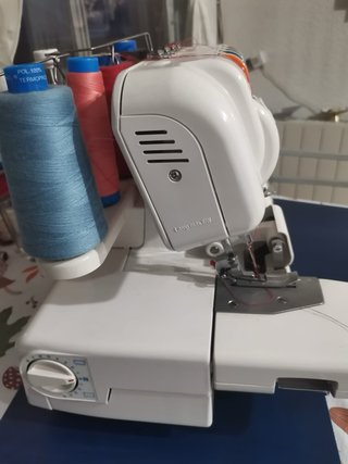 Máquina de coser Donna 844