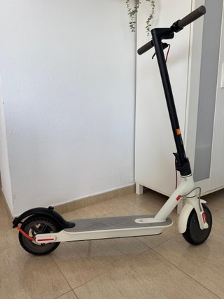 Patinete Xiaomi M365 Blanco - Rueda Maciza