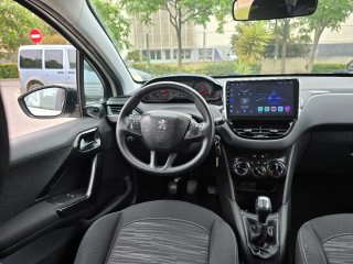 Peugeot 208 2014