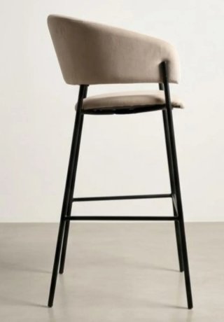 Silla de lujo terciopelo beige y metal negro