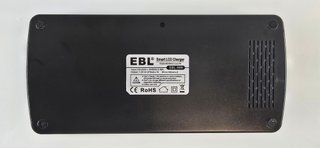 EBL-999 Cargador de Baterías con 12 Ranuras LCD