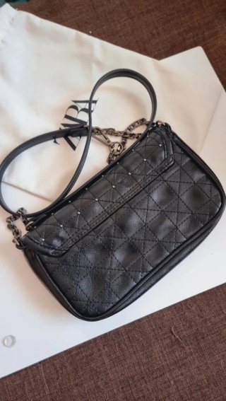 Lote 2 bolsos negros: Zara y fiesta encaje