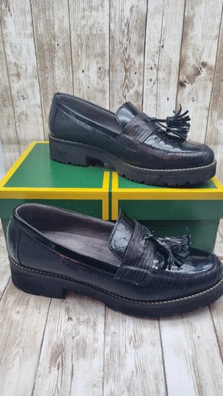 Mocasines Pitillos Negros con Tassel