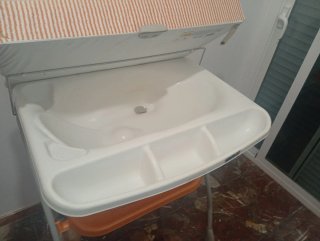 Bañera y cambiador infantil