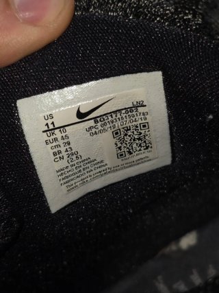 2 scarpe Nike e Versace a 90€