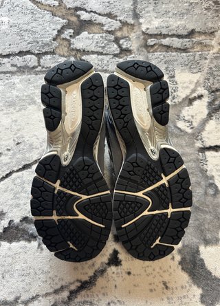 Tênis New Balance Cinza e Branco