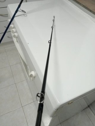 Caña Daiwa, 3 metros, acción 28-84.
