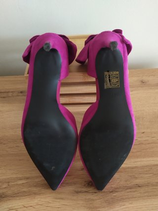 Sapatos stilettos fúcsia com laço atrás 37