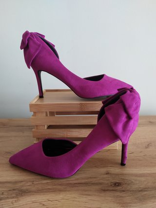 Sapatos stilettos fúcsia com laço atrás 37