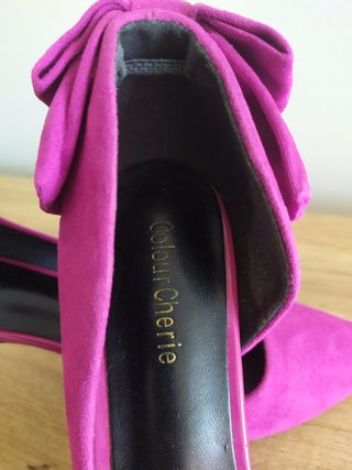 Sapatos stilettos fúcsia com laço atrás 37