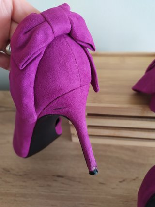 Sapatos stilettos fúcsia com laço atrás 37