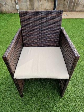 Conjunto de mesa y 4 Sillas Rattan Sintético
