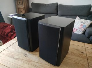 Altavoces JBL Estudio 230 .