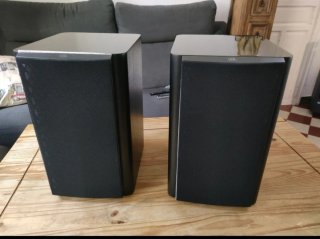 Altavoces JBL Estudio 230 .