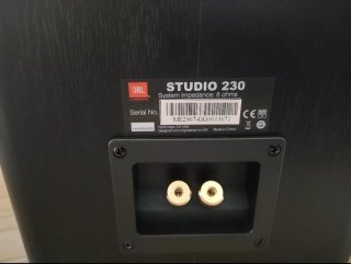 Altavoces JBL Estudio 230 .