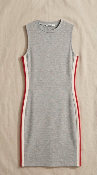 Vestido gris con detalles laterales
