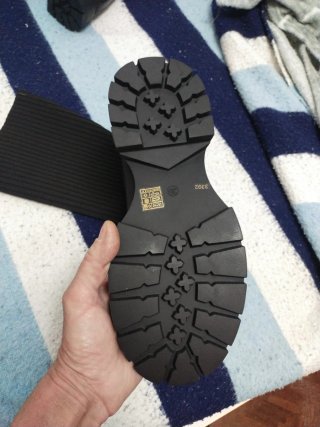 Botas altas negras nuevas