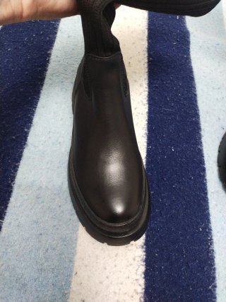 Botas altas negras nuevas