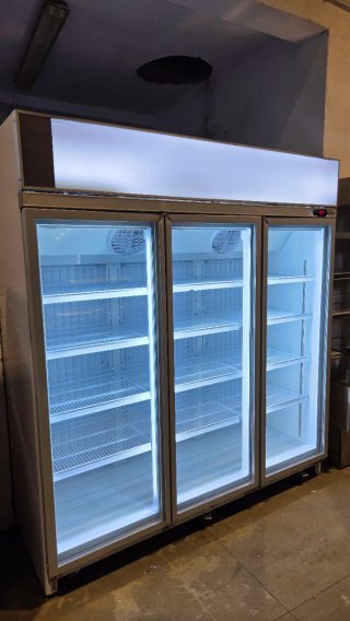 Congelador Vertical Cristal 3 Puertas