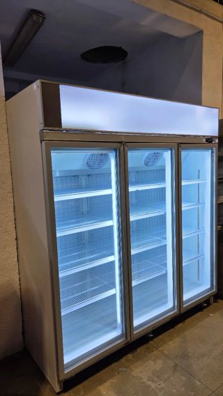 Congelador Vertical Cristal 3 Puertas