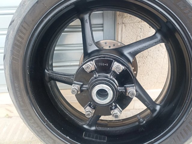 Yamaha MT-10  rueda trasera año 2018