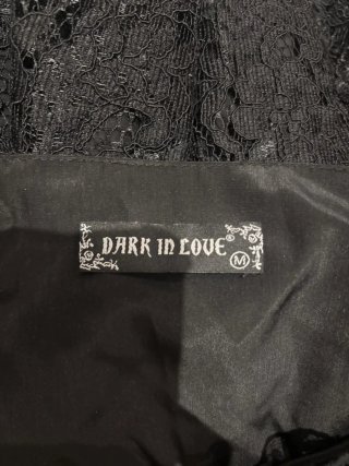 Vestido gótico negro encaje volantes
