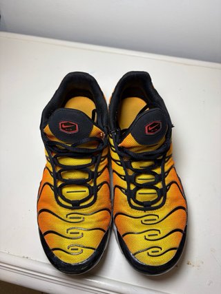 Nike Tn Naranja y Amarillo