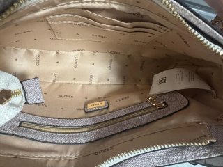 Bolso Guess Beige y Blanco