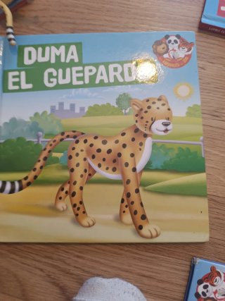 Colección de libros y su animal. Infantil
