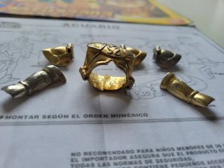 Piezas sueltas armadura Acuario Saint Seiya 1987