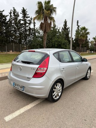 🚗 Hyundai i30 1.6 CRDi 115 CV – Año 2010 – Impecab