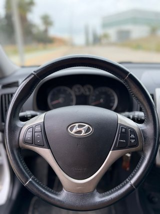 🚗 Hyundai i30 1.6 CRDi 115 CV – Año 2010 – Impecab