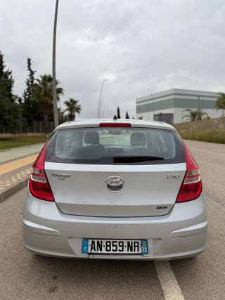 🚗 Hyundai i30 1.6 CRDi 115 CV – Año 2010 – Impecab