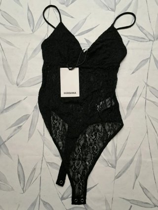 Body encaje tirantes Bershka negro