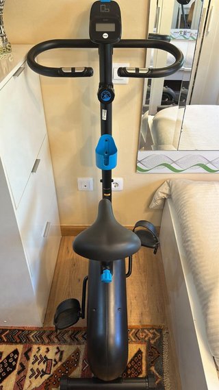 Bicicleta estática negra