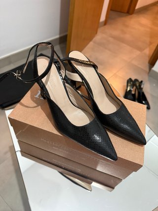 Tacones piel natural negros NUEVOS