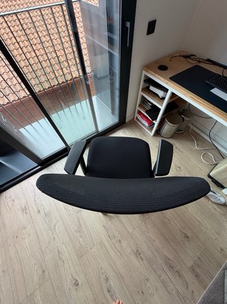 Silla de oficina ergonómica negra