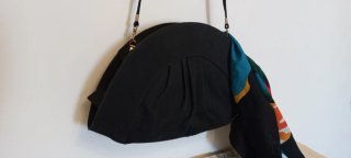 Borsa a tracolla di raso nero